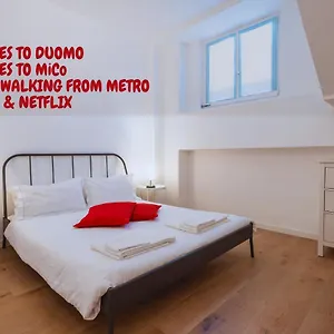  Apartment Centre - 10 Minutes To Duomo - Free Wifi E Netflix Italy